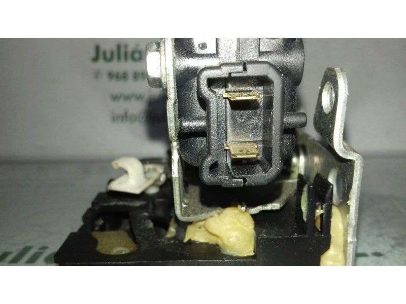 Recambio de cerradura puerta trasera derecha para dacia sandero básico referencia OEM IAM 8200735246  2 PINES