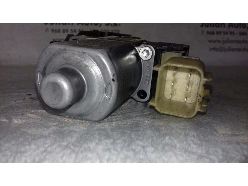 Recambio de motor elevalunas delantero izquierdo para ford fiesta (cb1) ambiente referencia OEM IAM 8A6114A389B 0130822404 