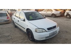 opel astra g berlina del año 2000
