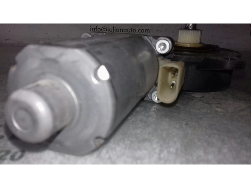Recambio de motor elevalunas delantero izquierdo para ford fiesta (cbk) ambiente referencia OEM IAM 0130821938  2 PINES