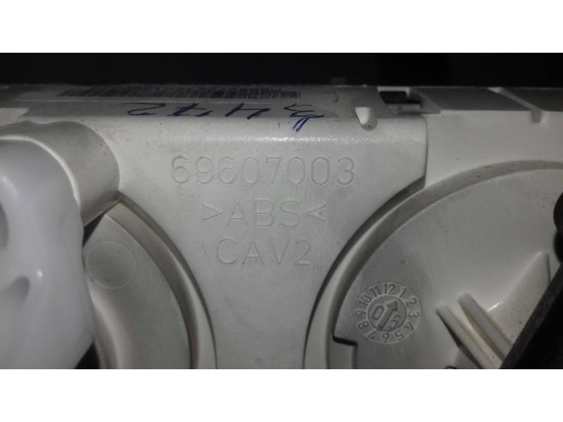 Recambio de mando calefaccion / aire acondicionado para ford focus berlina (cap) ghia referencia OEM IAM 69607003  