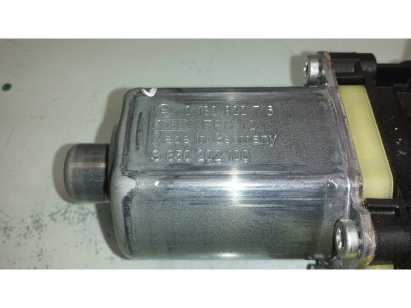 Recambio de motor elevalunas delantero derecho para seat leon (5f1) style referencia OEM IAM 5Q0959802B 0130822716 S850202100