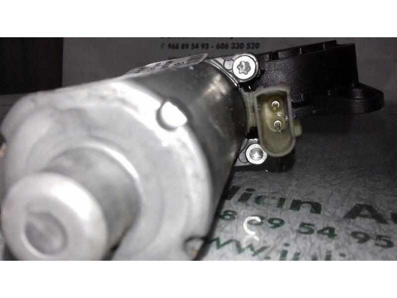 Recambio de motor elevalunas delantero derecho para ford fiesta (cbk) ambiente referencia OEM IAM 0130821939  