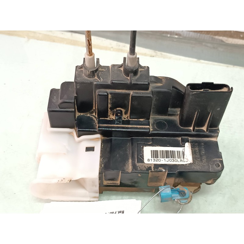 Recambio de cerradura puerta delantera derecha para hyundai i20 basis referencia OEM IAM 813201J030LR03  