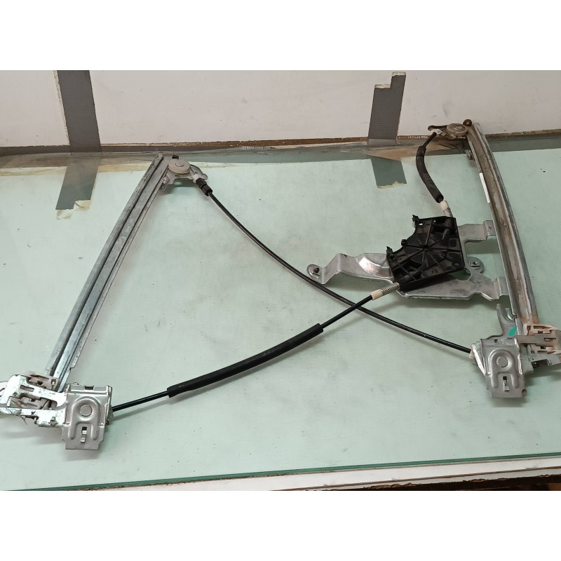 Recambio de elevalunas delantero izquierdo para volkswagen bora berlina (1j2) 1.9 tdi referencia OEM IAM 100673 090137 