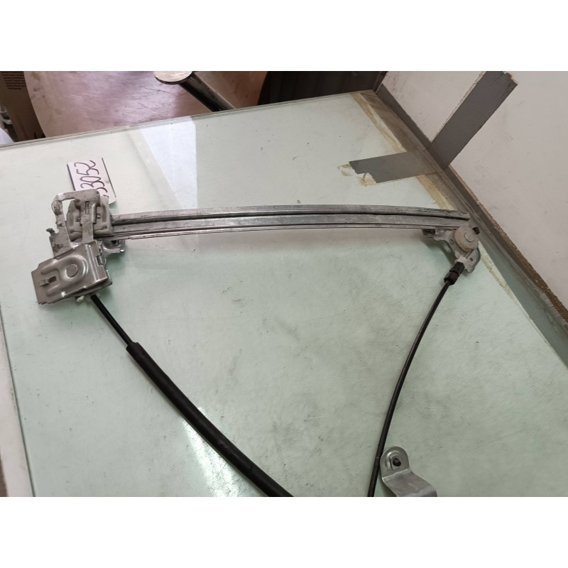 Recambio de elevalunas delantero izquierdo para volkswagen bora berlina (1j2) 1.9 tdi referencia OEM IAM 100673 090137 