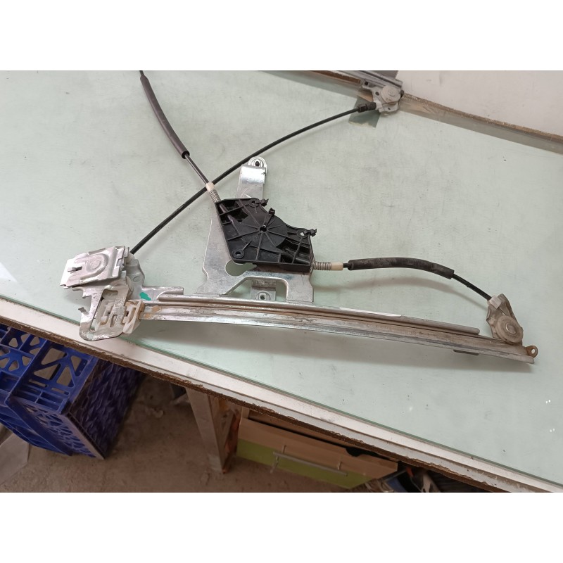 Recambio de elevalunas delantero izquierdo para volkswagen bora berlina (1j2) 1.9 tdi referencia OEM IAM 100673 090137 