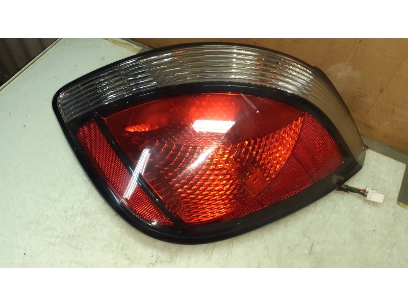 Recambio de piloto trasero derecho para kia rio 1.5 crdi active referencia OEM IAM 924021G2R 92402 924021G2