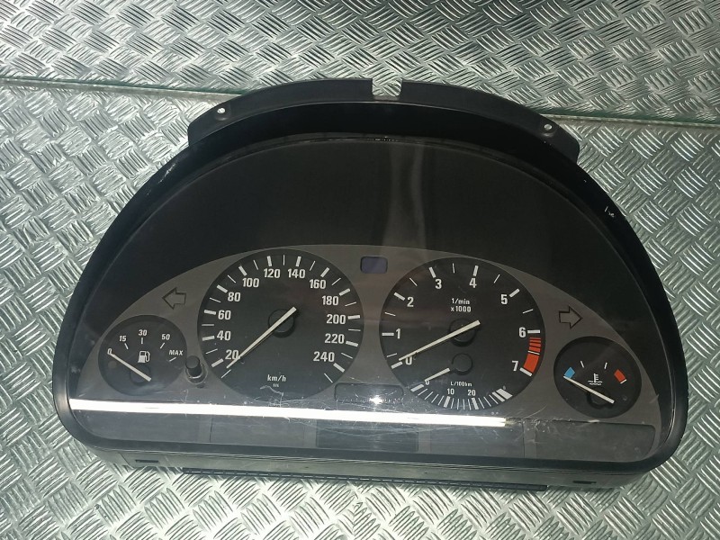 Recambio de cuadro instrumentos para bmw serie 5 berlina (e39) 523i referencia OEM IAM 62118372354 110008735 87001313
