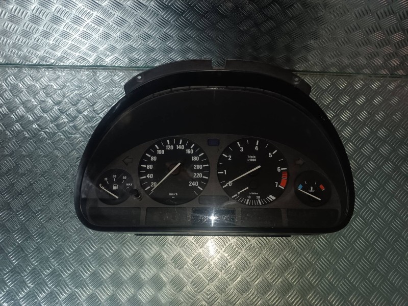 Recambio de cuadro instrumentos para bmw serie 5 berlina (e39) 523i referencia OEM IAM 62118372354 110008735 87001313