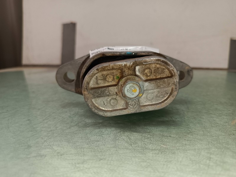 Recambio de soporte motor para hyundai i20 basis referencia OEM IAM   