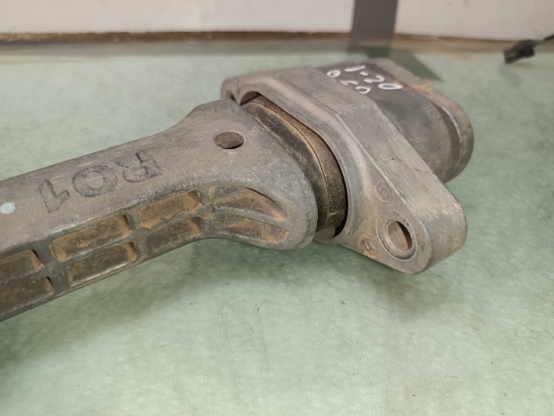 Recambio de soporte motor para hyundai i20 basis referencia OEM IAM   