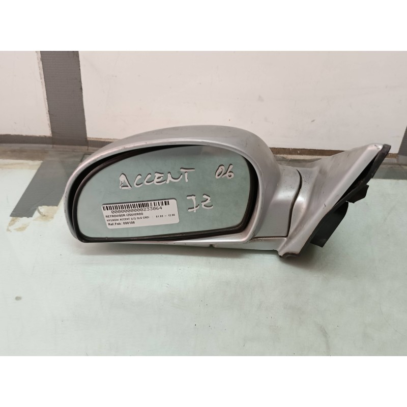 Recambio de retrovisor izquierdo para hyundai accent (lc) gls crdi referencia OEM IAM 090108 A25S ELECTRICO