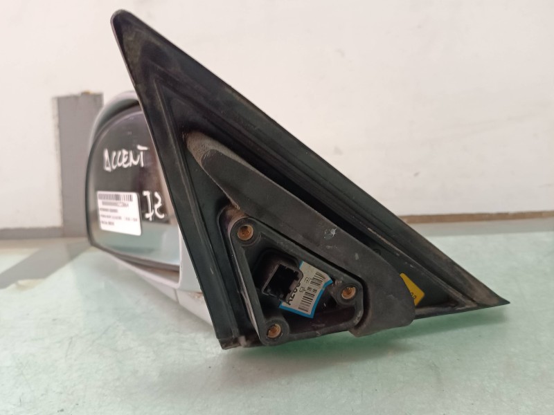 Recambio de retrovisor izquierdo para hyundai accent (lc) gls crdi referencia OEM IAM 090108 A25S ELECTRICO