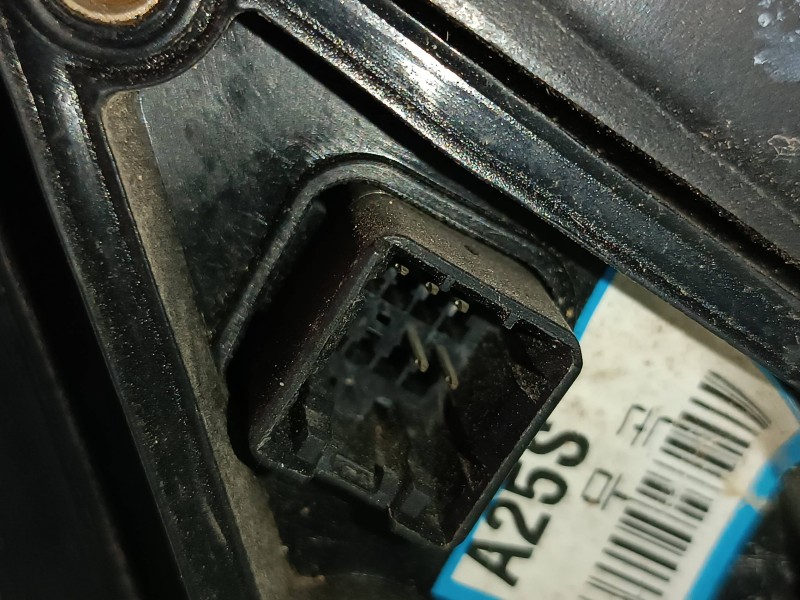 Recambio de retrovisor izquierdo para hyundai accent (lc) gls crdi referencia OEM IAM 090108 A25S ELECTRICO