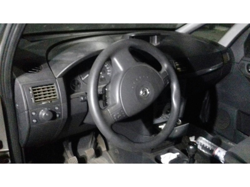 opel meriva del año 2004