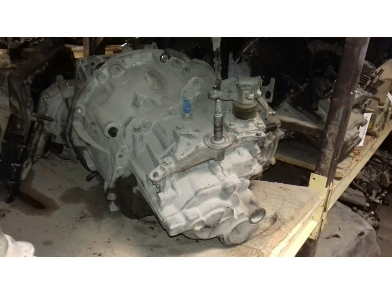Recambio de caja cambios para renault megane ii berlina 5p luxe privilege referencia OEM IAM ND0001  6 VELOCIDADES