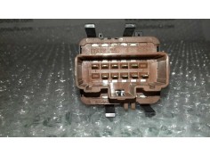 Recambio de mando elevalunas delantero izquierdo para renault megane ii berlina 5p dynamique referencia OEM IAM 315040A CONECTOR 2