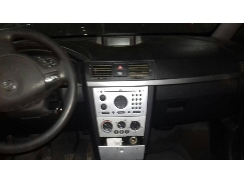 opel meriva del año 2004