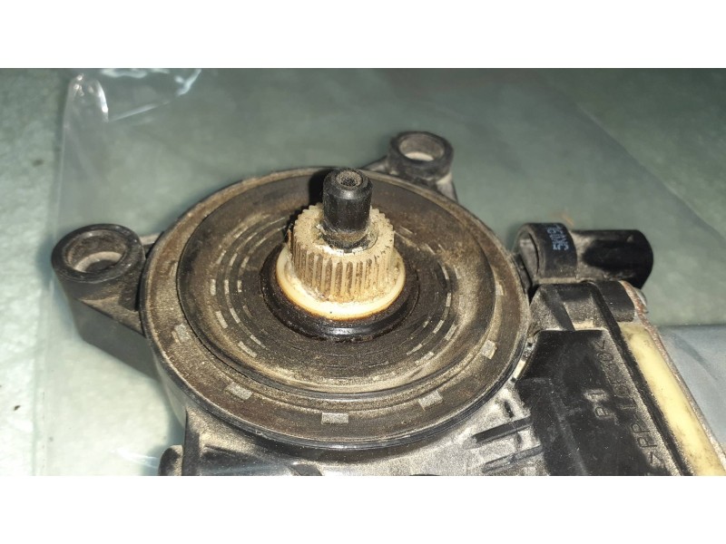 Recambio de motor elevalunas trasero derecho para hyundai tucson essence bluedrive 2wd referencia OEM IAM 83460D7000 00110058468