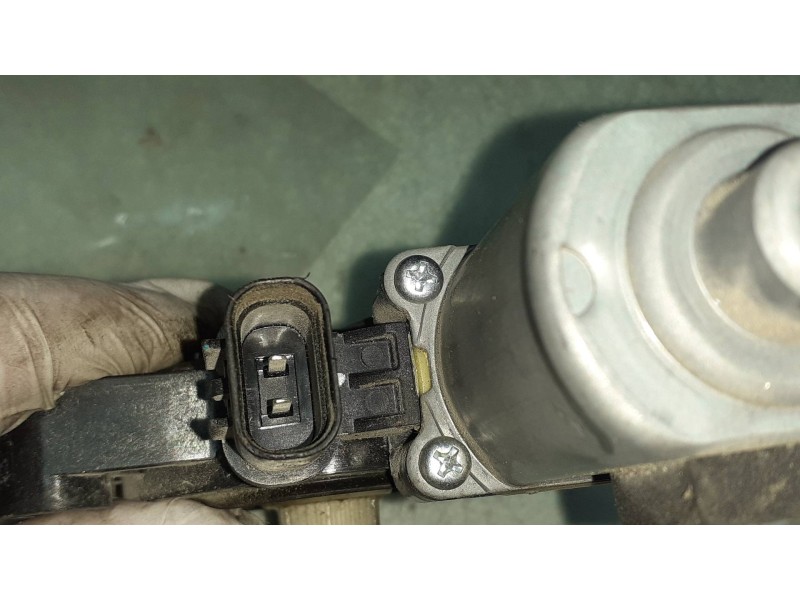 Recambio de motor elevalunas trasero derecho para hyundai tucson essence bluedrive 2wd referencia OEM IAM 83460D7000 00110058468