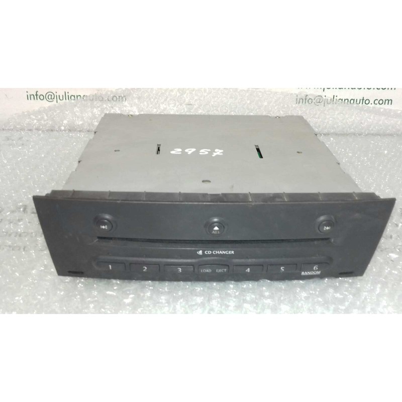 Recambio de sistema audio / radio cd para renault megane ii berlina 5p dynamique referencia OEM IAM 8200084437 8200084437A R02S1
