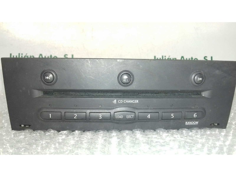 Recambio de sistema audio / radio cd para renault megane ii berlina 5p dynamique referencia OEM IAM 8200084437 8200084437A R02S1