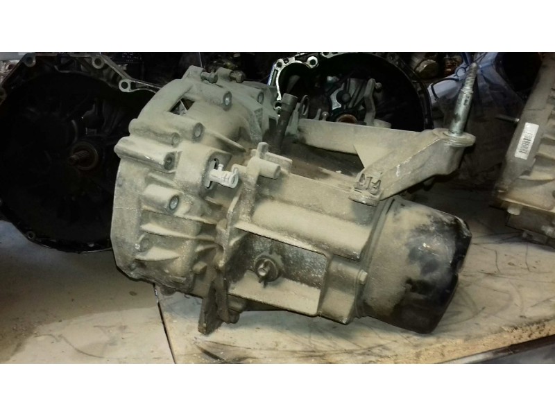 Recambio de caja cambios para renault megane ii berlina 5p authentique referencia OEM IAM JR5102  5 VELOCIDADES