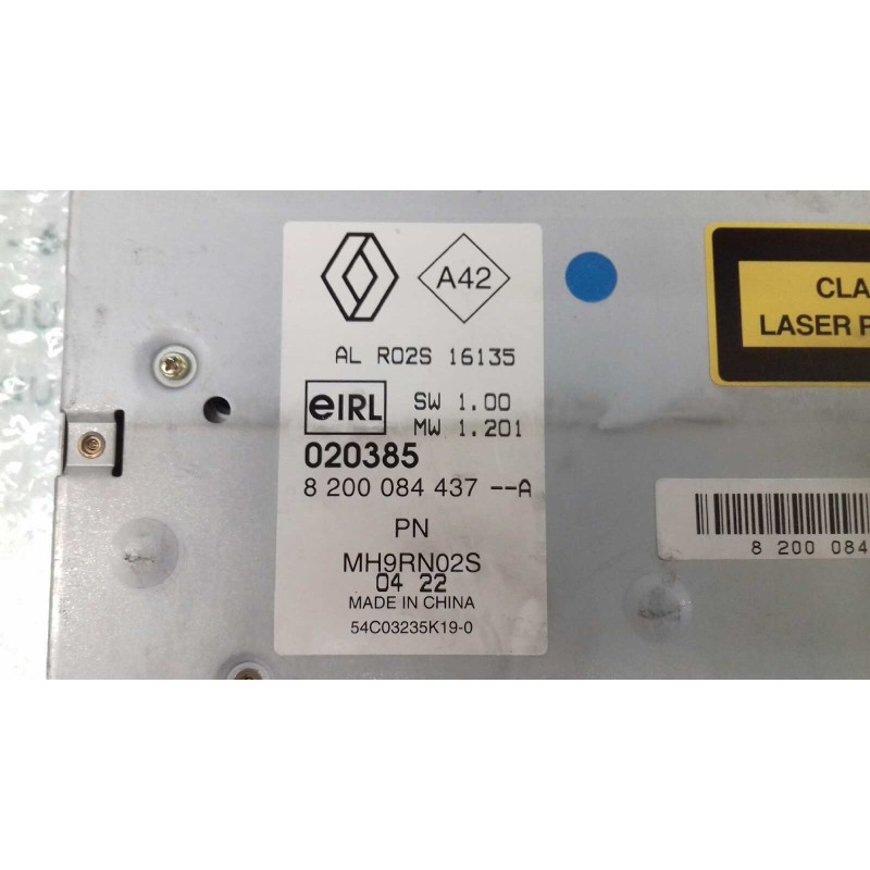 Recambio de sistema audio / radio cd para renault megane ii berlina 5p dynamique referencia OEM IAM 8200084437 8200084437A R02S1