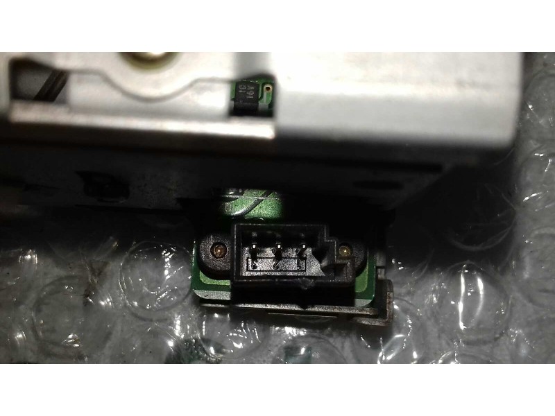 Recambio de sistema audio / radio cd para renault megane ii berlina 5p dynamique referencia OEM IAM 8200084437 8200084437A R02S1