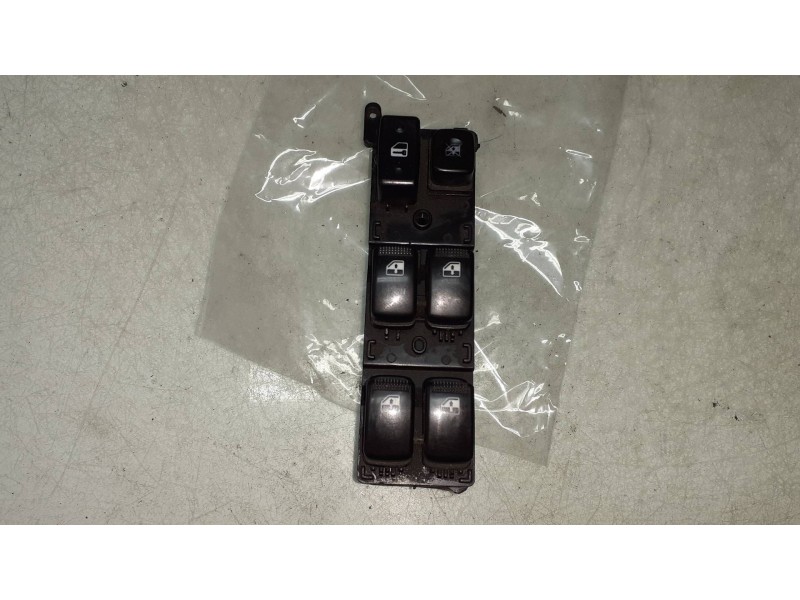 Recambio de mando elevalunas delantero izquierdo para kia rio 1.5 crdi ex1 referencia OEM IAM 935701G110 202004436 
