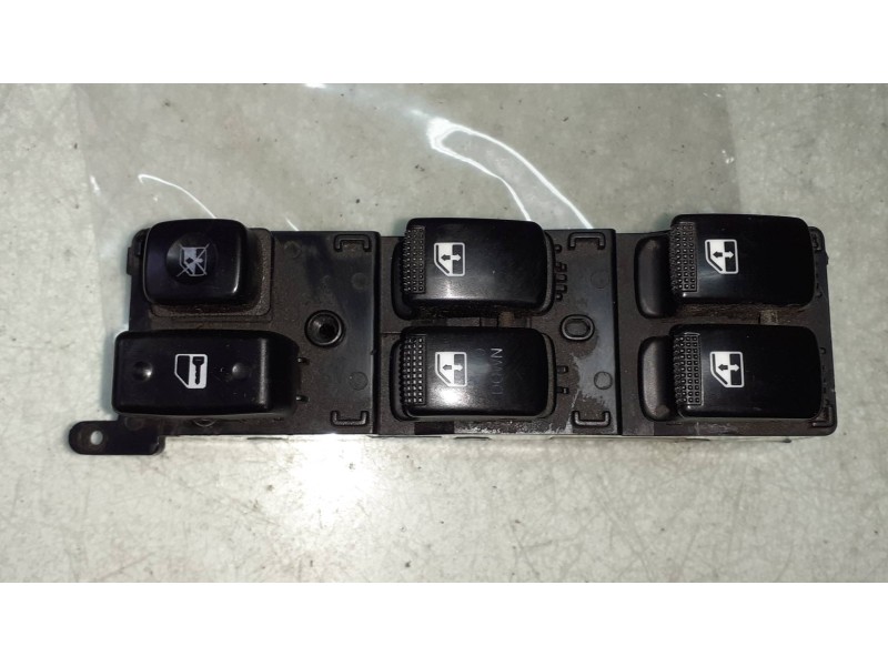 Recambio de mando elevalunas delantero izquierdo para kia rio 1.5 crdi ex1 referencia OEM IAM 935701G110 202004436 