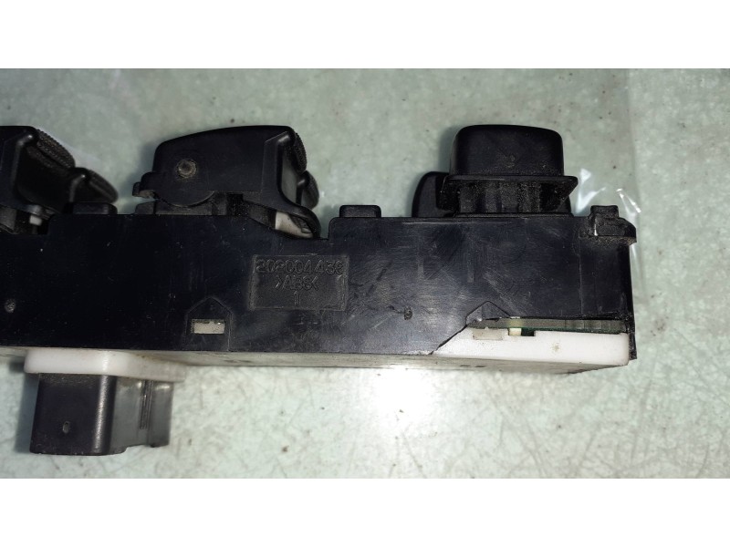 Recambio de mando elevalunas delantero izquierdo para kia rio 1.5 crdi ex1 referencia OEM IAM 935701G110 202004436 