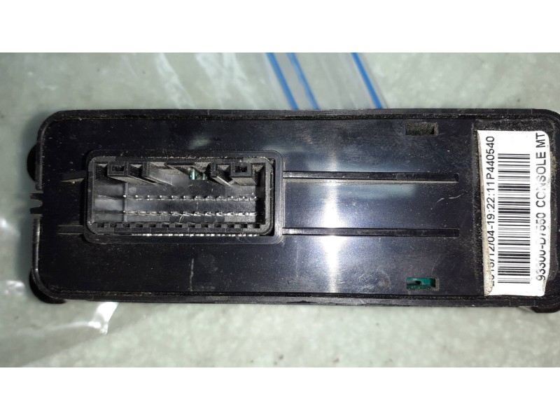 Recambio de mando multifuncion para hyundai tucson essence bluedrive 2wd referencia OEM IAM 93300D7550 P440540 