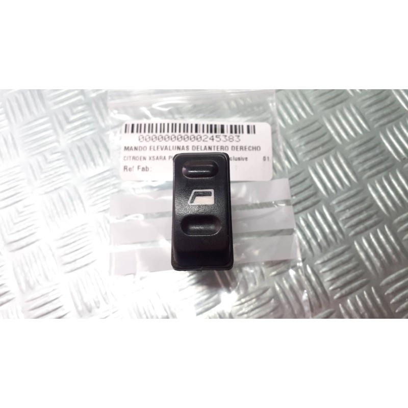 Recambio de mando elevalunas delantero derecho para citroen xsara picasso 1.6 hdi 90 exclusive referencia OEM IAM 22681 CONECTOR