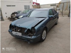 mercedes-benz clase e (w210) berlina diesel del año 2002 2