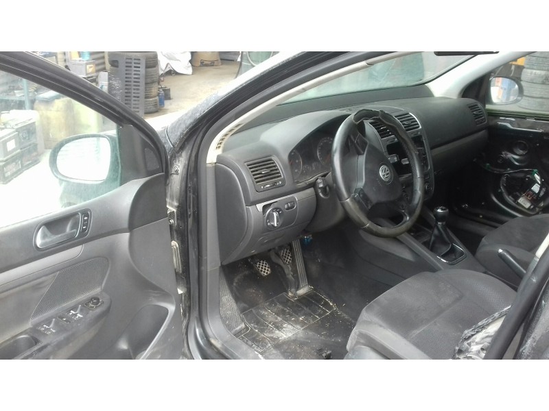 volkswagen golf v berlina (1k1) del año 2006