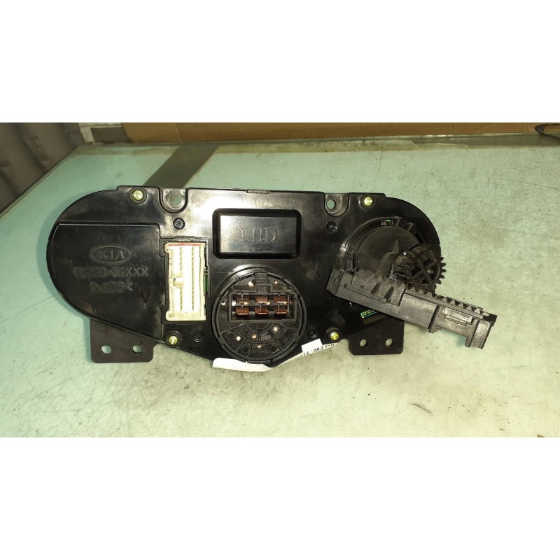 Recambio de mando calefaccion / aire acondicionado para kia rio 1.5 crdi active referencia OEM IAM 972501GXXX 1G060PH DELCOM