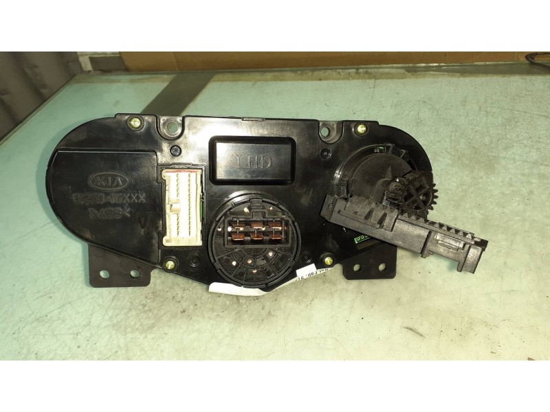 Recambio de mando calefaccion / aire acondicionado para kia rio 1.5 crdi active referencia OEM IAM 972501GXXX 1G060PH DELCOM