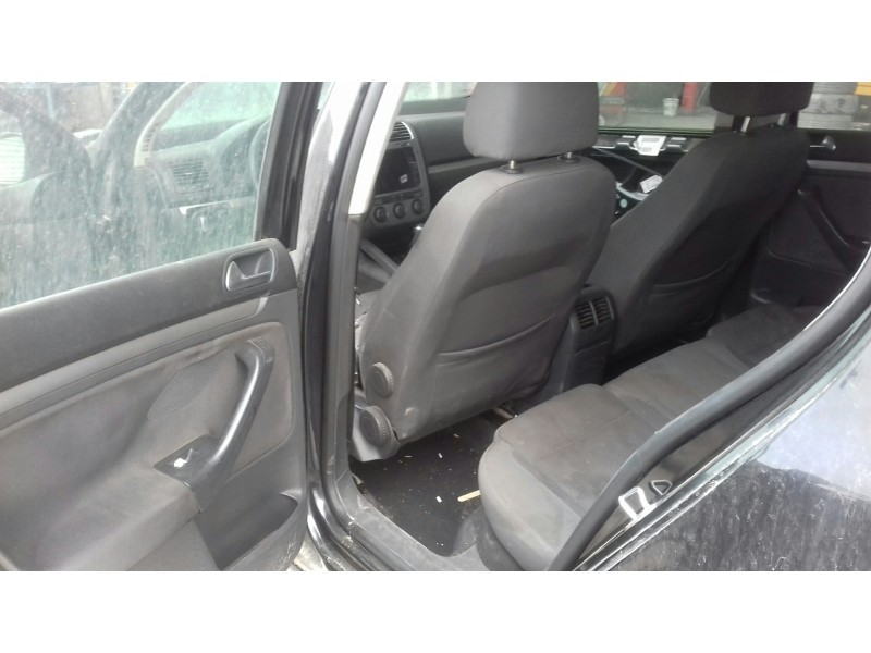 volkswagen golf v berlina (1k1) del año 2006