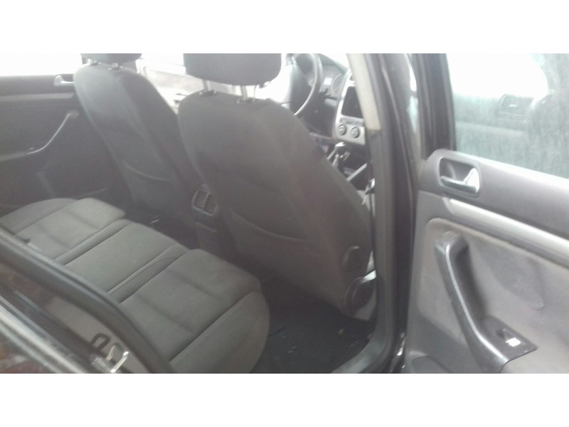 volkswagen golf v berlina (1k1) del año 2006