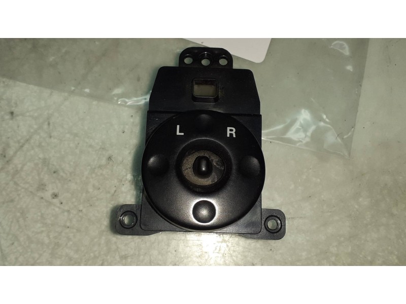 Recambio de mando retrovisor para kia rio 1.5 crdi active referencia OEM IAM 202005064 935301G100 REGULACION