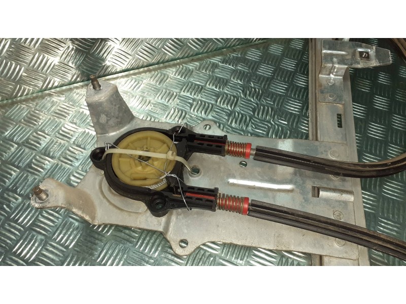 Recambio de elevalunas delantero derecho para citroen xsara picasso 1.6 hdi 90 exclusive referencia OEM IAM   ELECTRICO