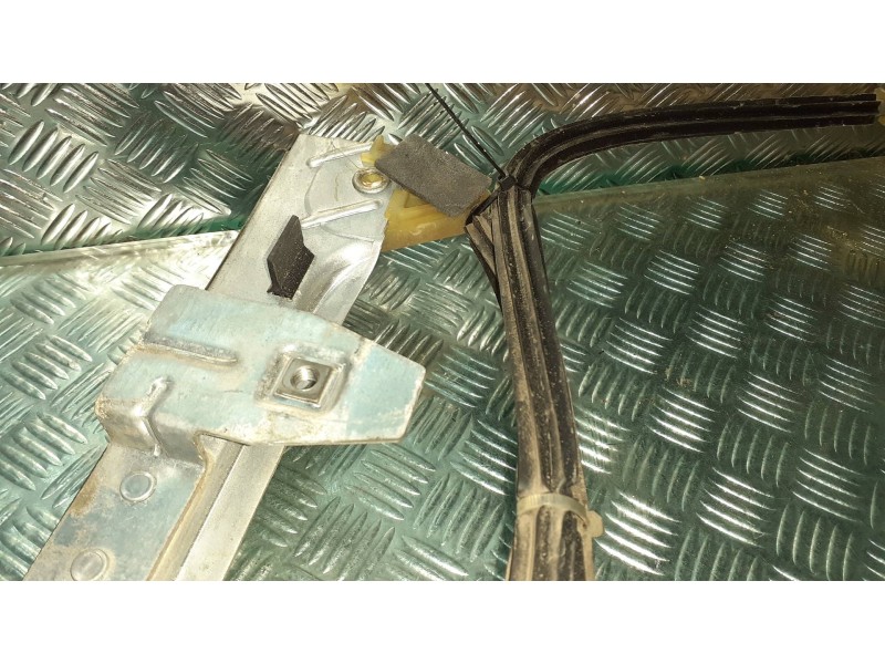 Recambio de elevalunas delantero derecho para citroen xsara picasso 1.6 hdi 90 exclusive referencia OEM IAM   ELECTRICO