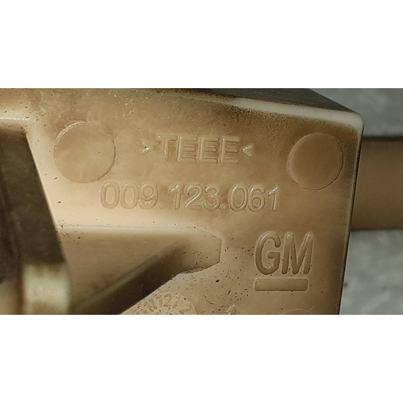 Recambio de pomo palanca cambio para opel corsa d enjoy referencia OEM IAM 009123061  5 VELOCIDADES