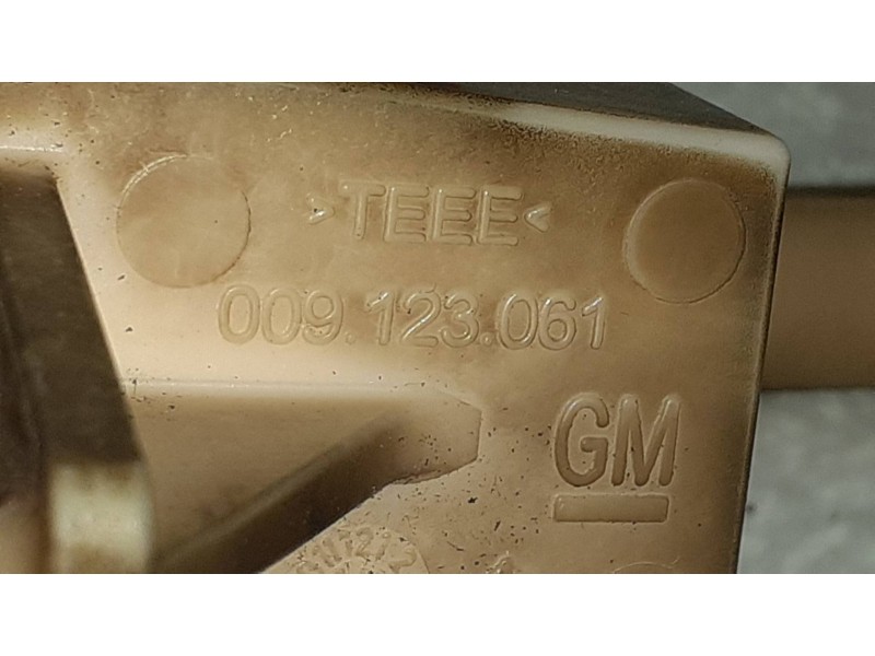 Recambio de pomo palanca cambio para opel corsa d enjoy referencia OEM IAM 009123061  5 VELOCIDADES