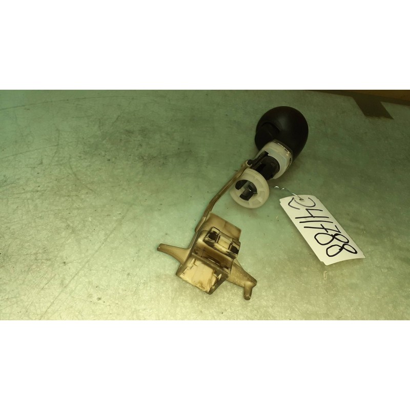 Recambio de pomo palanca cambio para opel corsa d enjoy referencia OEM IAM 009123061  5 VELOCIDADES