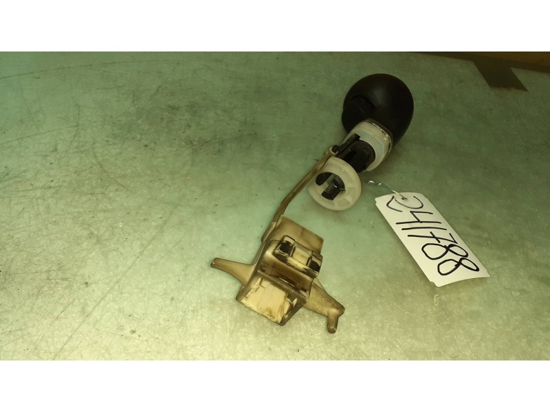 Recambio de pomo palanca cambio para opel corsa d enjoy referencia OEM IAM 009123061  5 VELOCIDADES