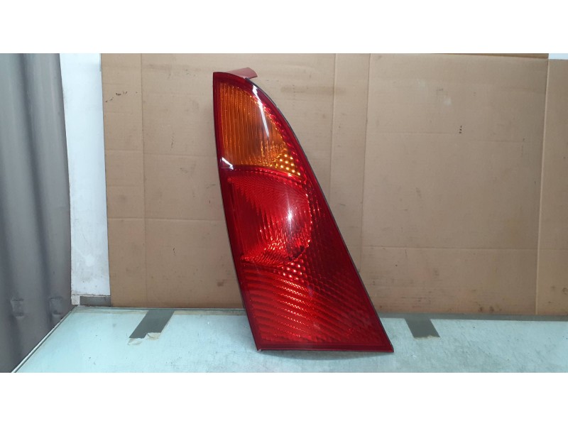 Recambio de piloto trasero izquierdo para ford focus berlina (cak) ambiente referencia OEM IAM 1M5113405  