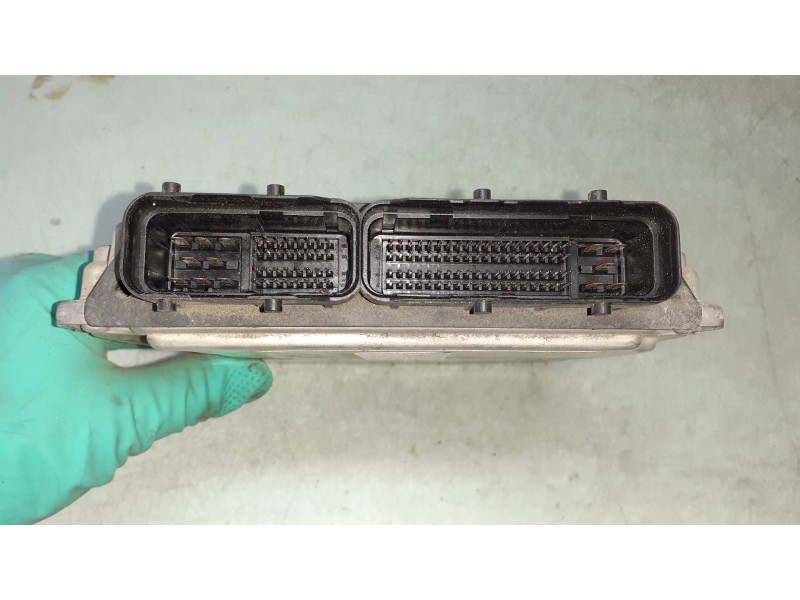 Recambio de centralita motor uce para toyota yaris live referencia OEM IAM 896610DG50 0281017134 BOSCH